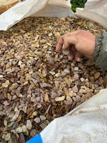 Златолит персиковый декоративная каменная крошка купить в Бердске