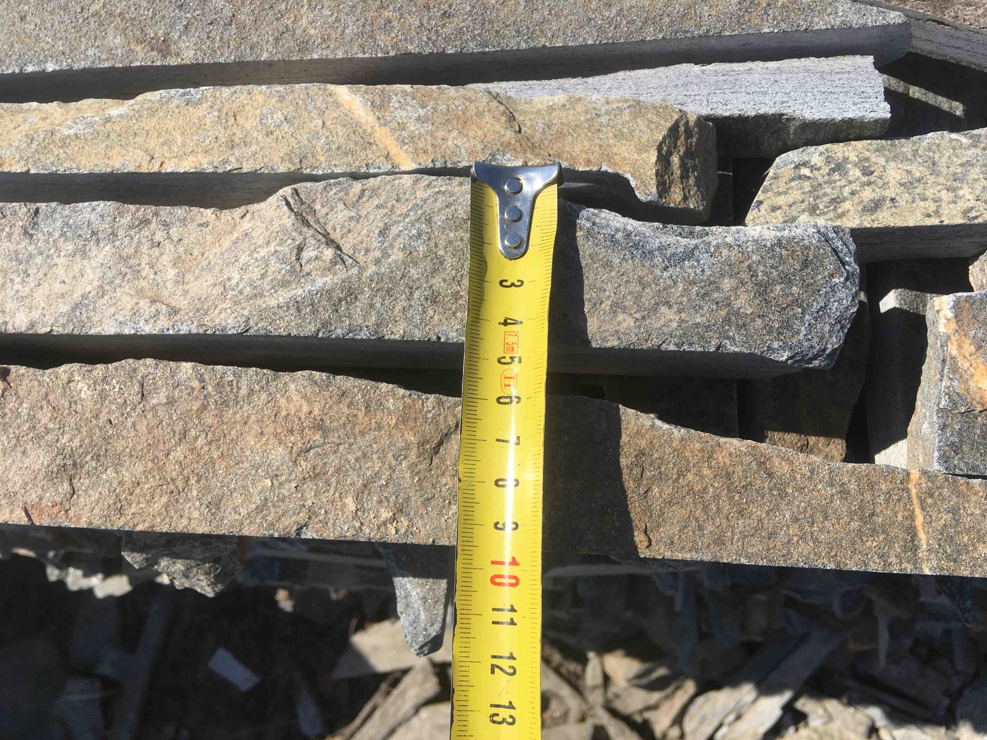 Горбушка златолит мультиколор для облицовки купить в Бердске