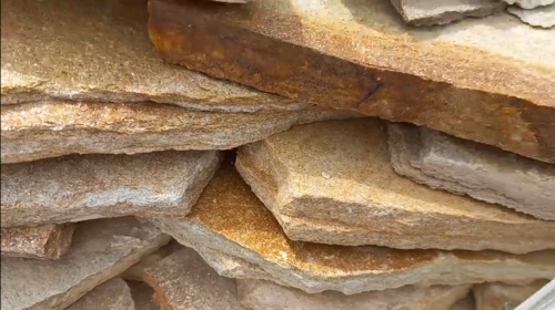 Плитняк златолит жёлтый золотистый для отмостки купить в Бердске