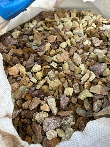 Златолит персиковый декоративная каменная крошка купить в Бердске