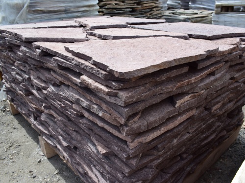 Плитняк лемезит бордовый для облицовки цоколя 20-25 мм  купить в Бердске