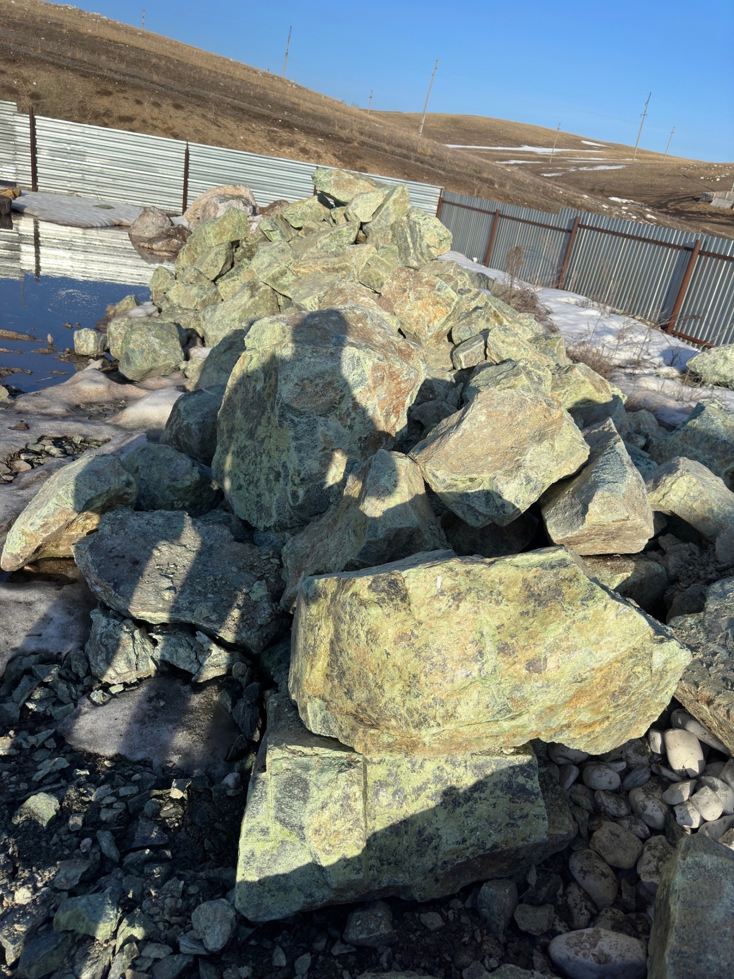 Камни для ландшафтного дизайна зелёные 10-60 килограмм купить в Бердске