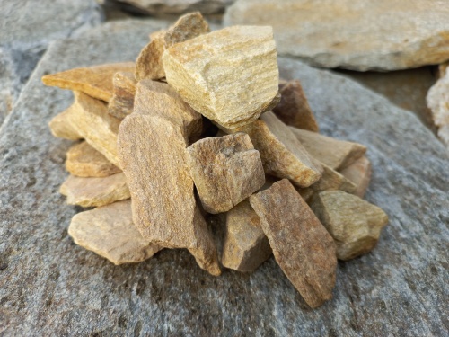 Златолит жёлтый декоративная каменная крошка купить в Бердске