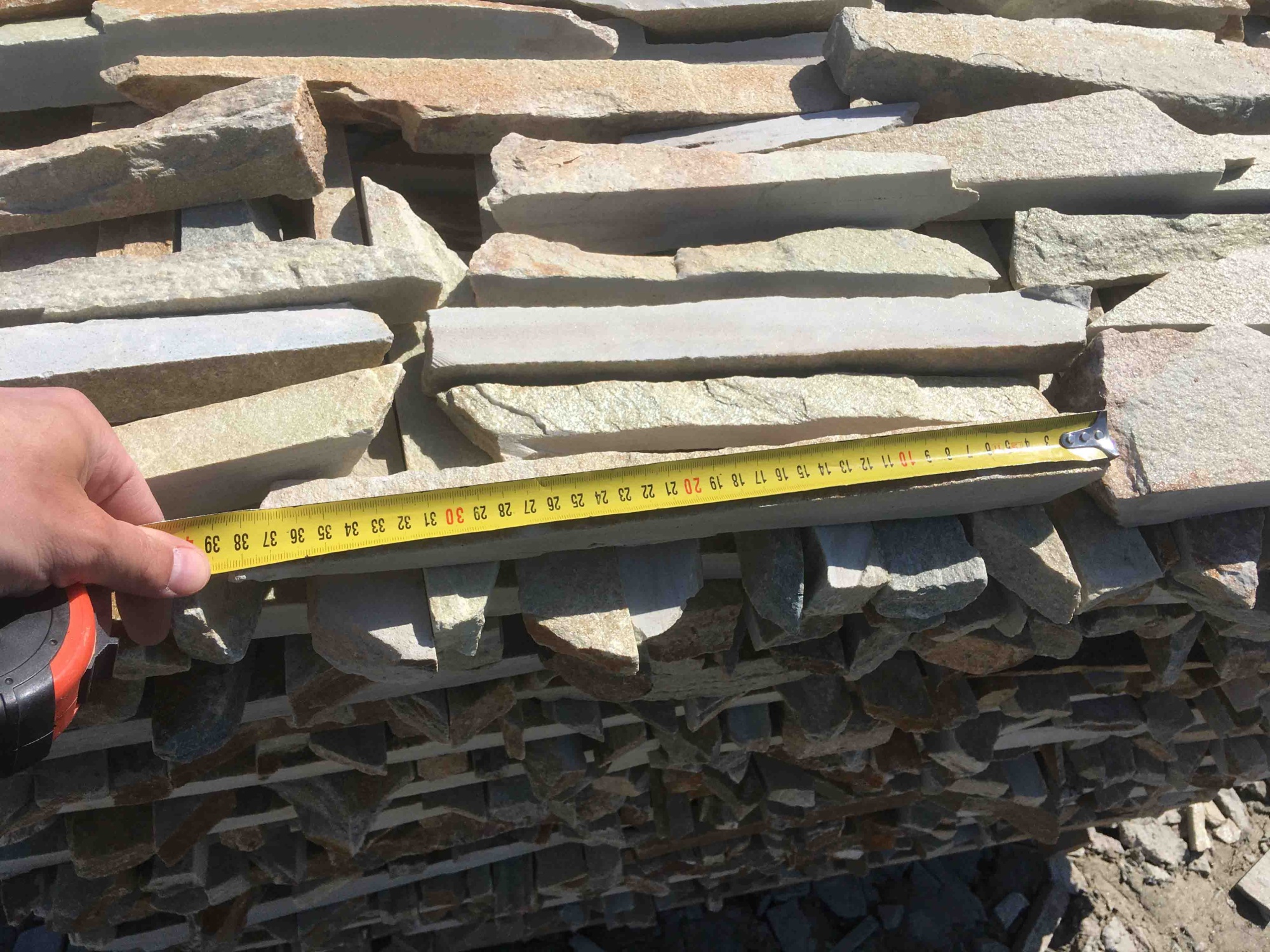 Горбушка златолит золотистый для облицовки купить в Бердске