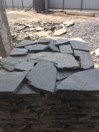 Златолит серебристый галтованный для лестниц купить в Бердске